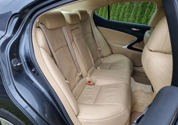 Lexus IS cena 27900 przebieg: 211508, rok produkcji 2007 z Bytów małe 781